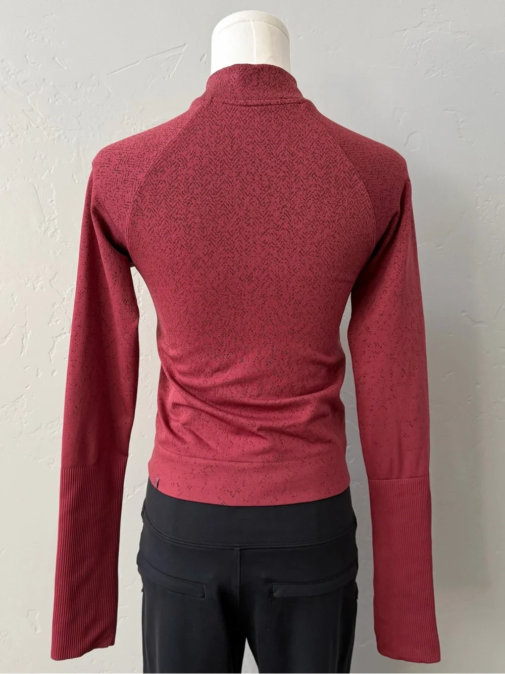 Lululemon Rest Less Cropped Half Zip Womens Size 2 Red Running Athletic Top